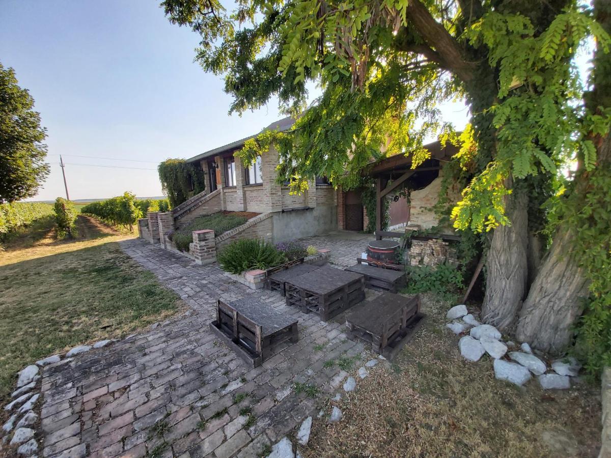 Hostal Izletiste Opatovac Exterior foto