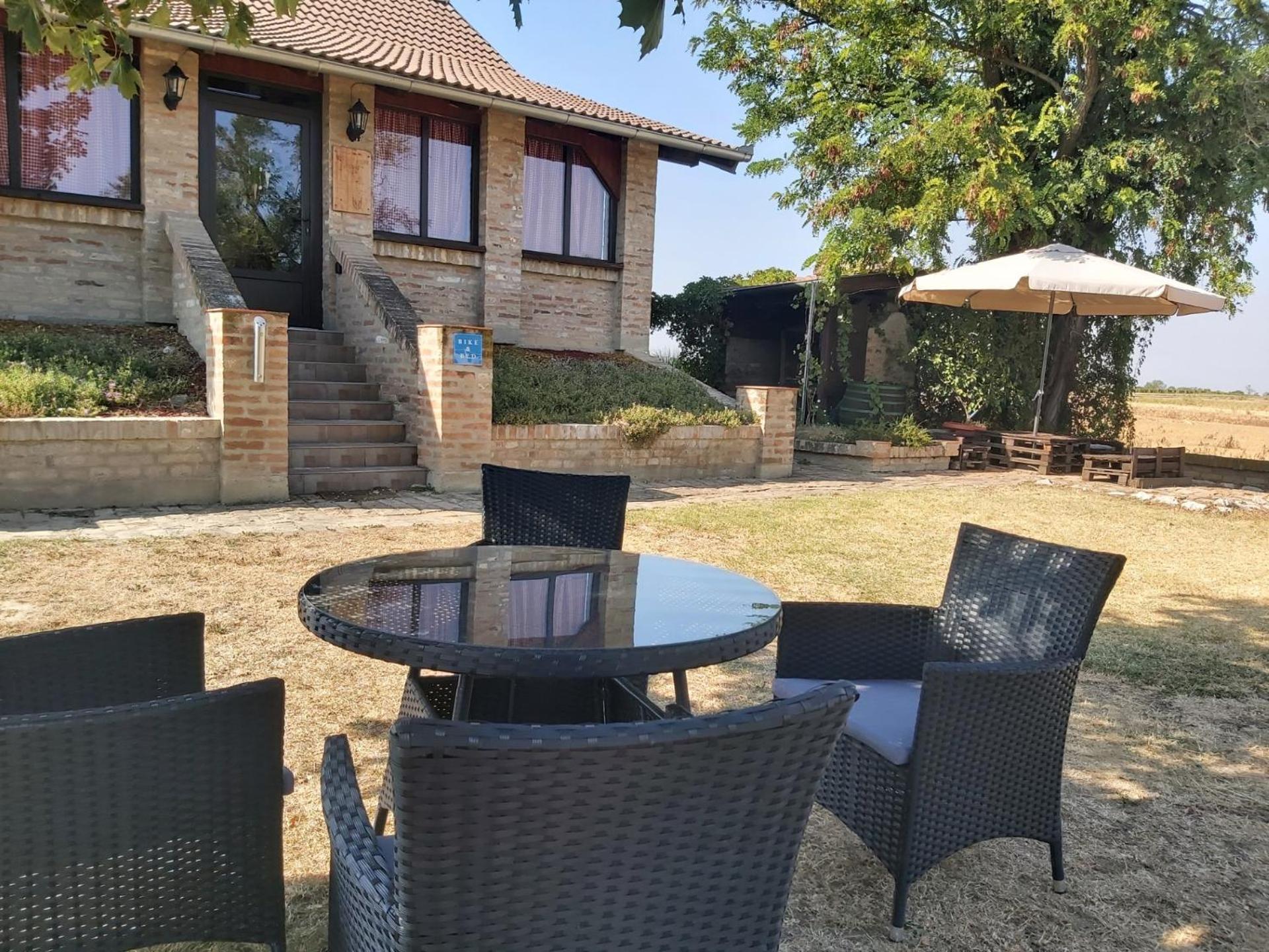 Hostal Izletiste Opatovac Exterior foto